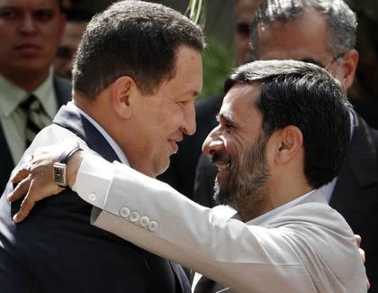 Mahmoud Ahmadinejad (derecha) y Hugo Chávez Frías (izq.)
