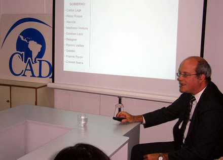 Orlando Gutiérrez Boronat durante su exposición en la sede de CADAL
