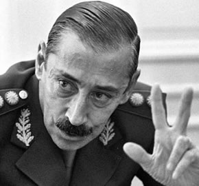 Videla: la grotesca muerte de un fantasma