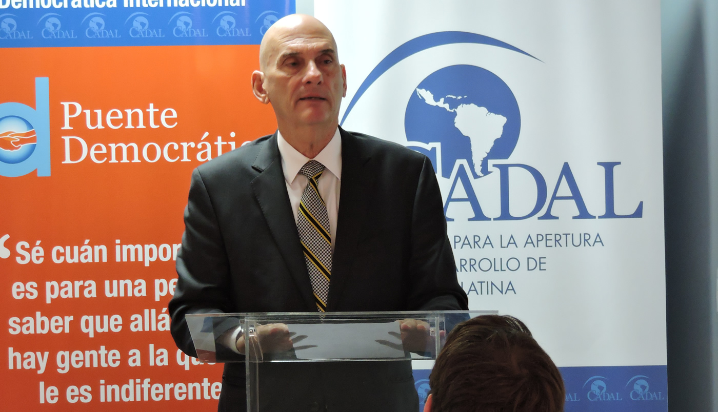 De la normalización diplomática a la normalización democrática en Cuba 