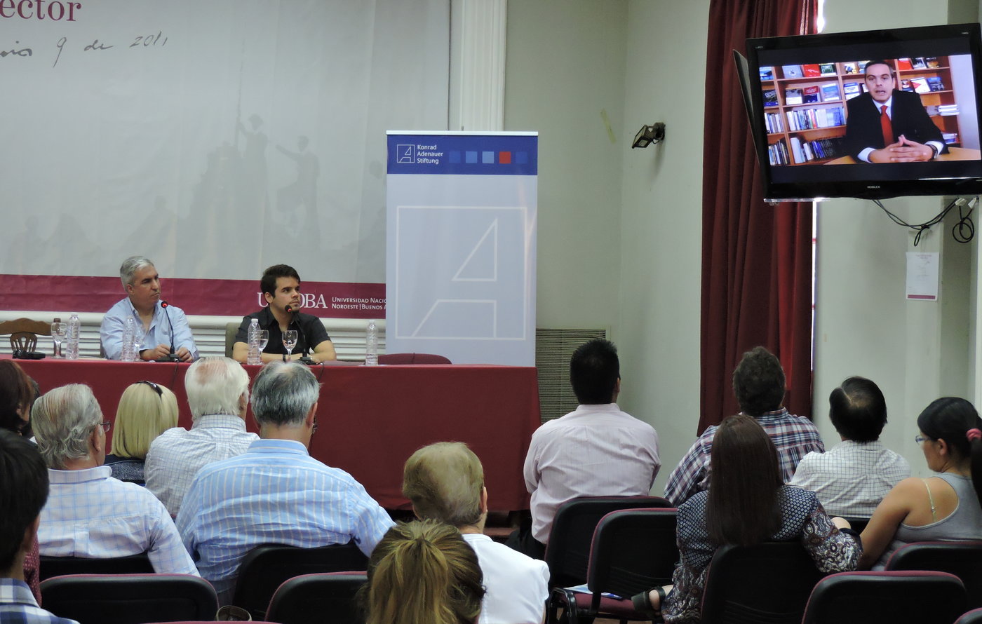 Gabriel Salvia presentó en Junín libro sobre fortalecimiento democrático