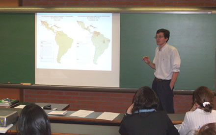 Fernando Ruiz durante su exposición