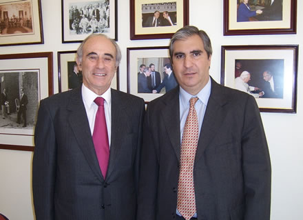 Sergio Bitar y Gabriel C. Salvia en la sede del Partido Por la Democracia (PPD), en Santiago de Chile.