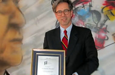 Volker Pellet recibió la plaqueta del Premio a la Diplomacia Comprometida en Cuba 2009-2010