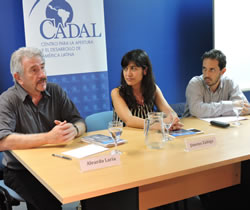 Scherlis y Laría presentaron libro «Desafíos para el Fortalecimiento Democrático en la Argentina»
