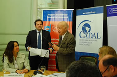 CADAL otorgó a Jorge Edwards un Premio Especial a la Diplomacia Comprometida en Cuba