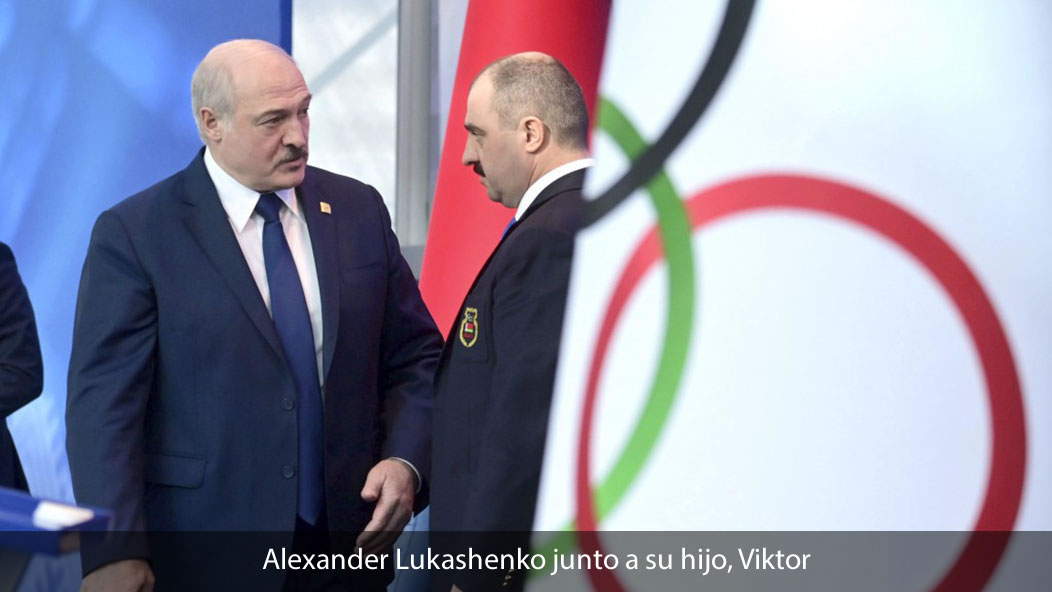 Alexander Lukashenko junto a su hijo, Viktor