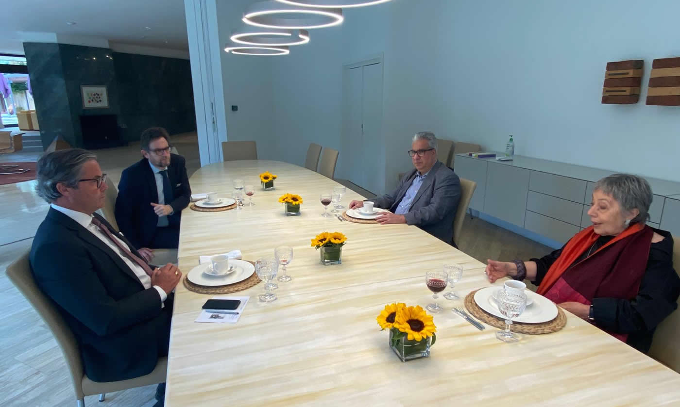 La periodista y escritora Norma Morandini, Vicepresidente de CADAL, recordó su encuentro siendo Senadora Nacional, con Joachim Gauck, presidente de la República Federal de Alemania entre 2012 y 2017, y la visita de intercambio que realizó a Berlín y Dresde invitada por la Fundación Konrad Adenauer.