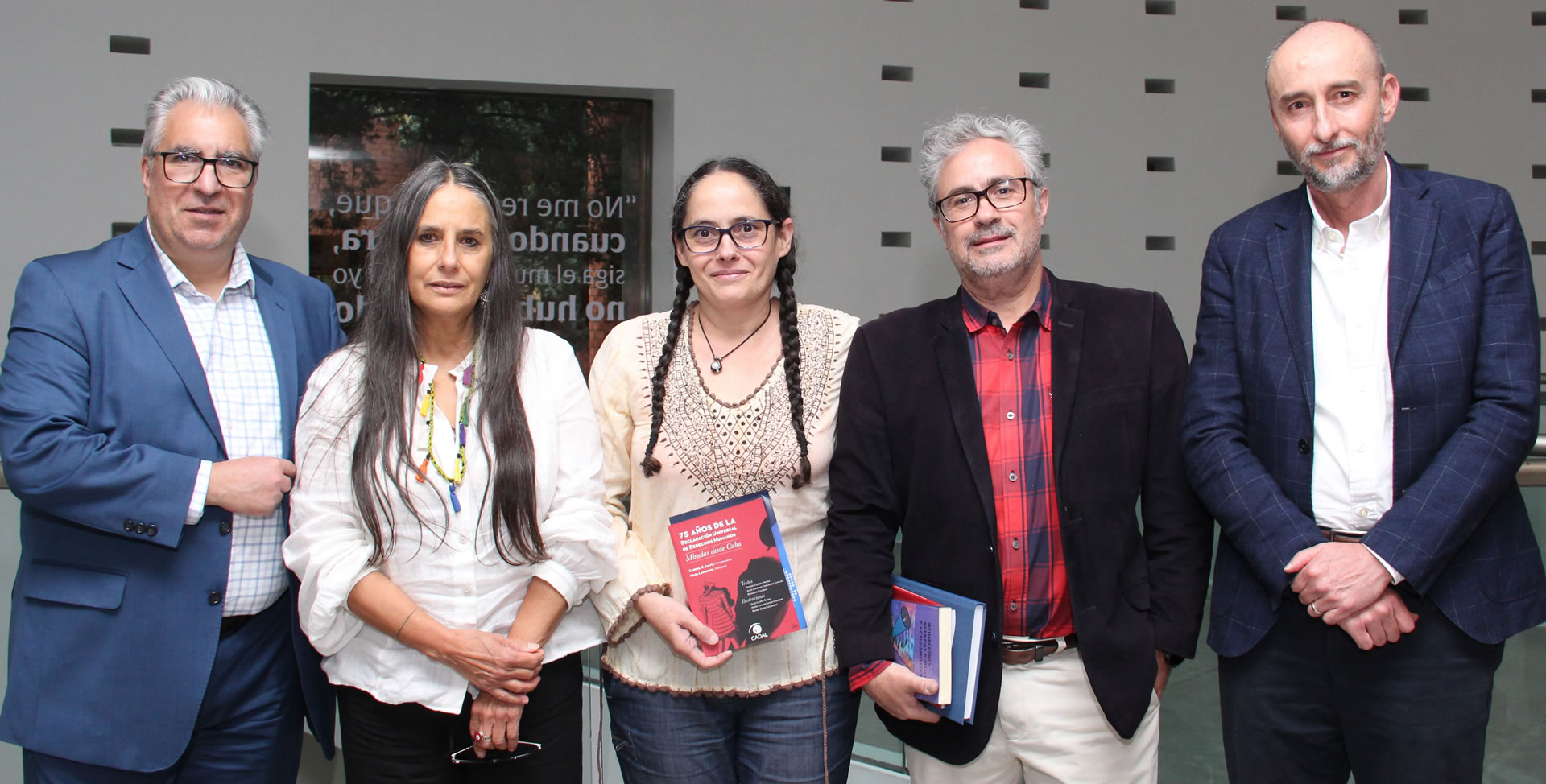 Gabriel C. Salvia, compilador del libro, Ileana Diéguez, Hilda Landrove, Carlos Rodríguez Arechavaleta y Alejandro Anaya.