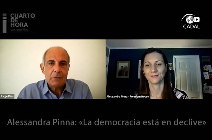 Alessandra Pinna: «La democracia está en declive»