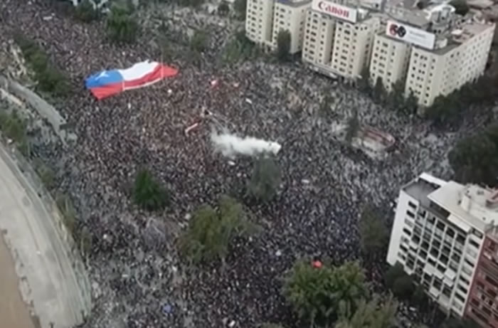 Chile, frente al espejo de un modelo en crisis