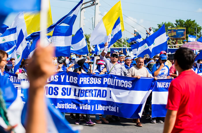 La crisis de la solidaridad democrática internacional