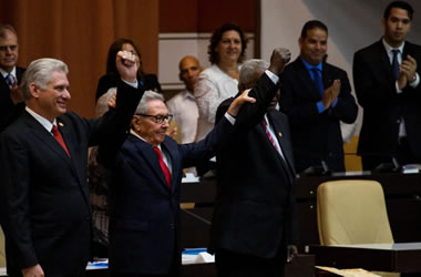 Diaz-Canel - Raul Castro - Nueva Constitucion Cuba