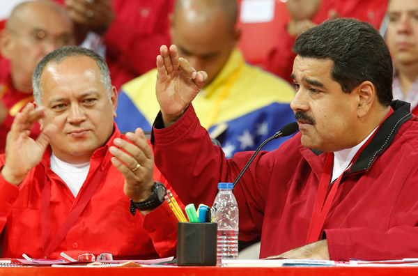 Diosdado Cabello y Nicolás Maduro