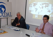 Emilio C&aacute;rdenas y Fernando Ruiz durante la presentaci&oacute;n en la sede de CADAL