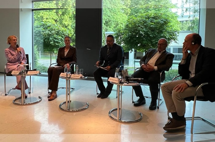 Participación en presentación de libro en Berlín