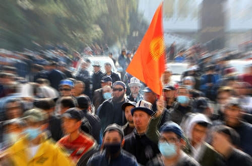 Kirguistán: cómo romper la democracia en seis meses
