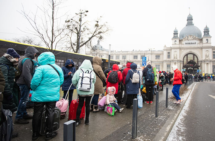 Los pasaportes deben garantizar el respeto de los derechos humanos, no servir de pretexto para la guerra