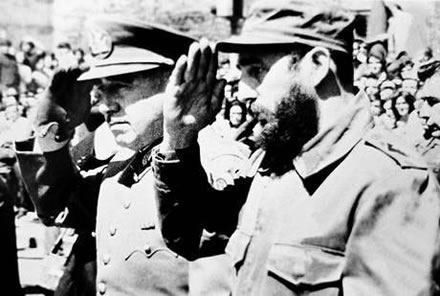 Pinochet y Castro durante un viaje del último a Chile