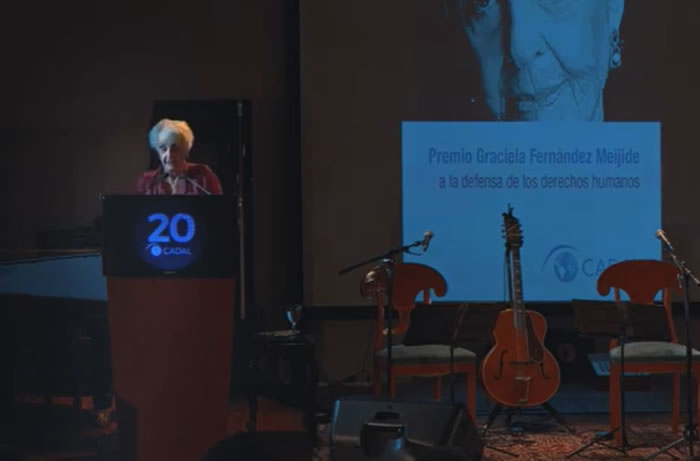 Graciela Fernández Meijide en el lanzamiento del Premio de CADAL que lleva su nombre
